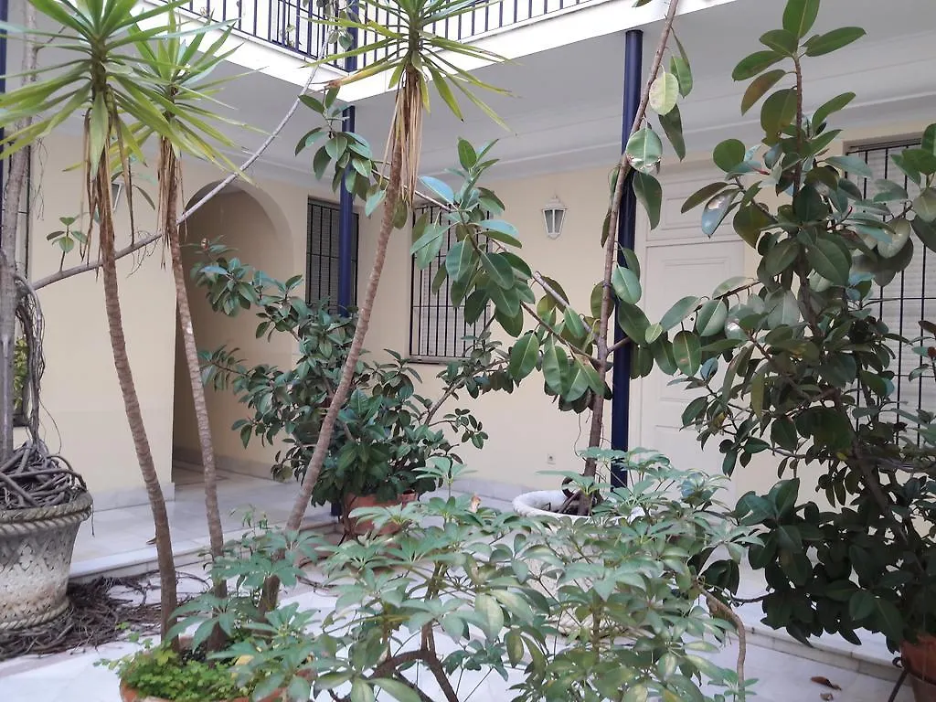Centro 7 Revueltas Hotel Seville 0*,